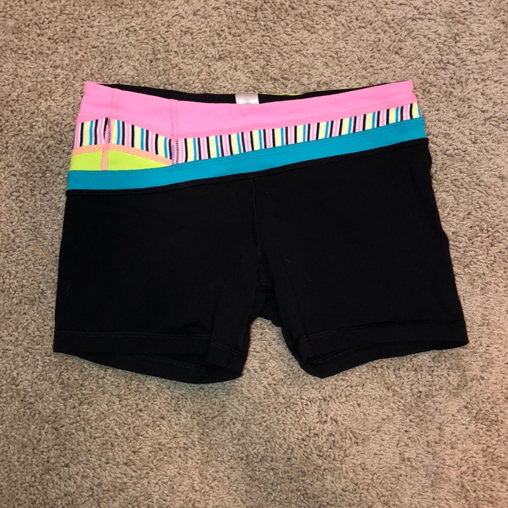 Ivivva booty shorts